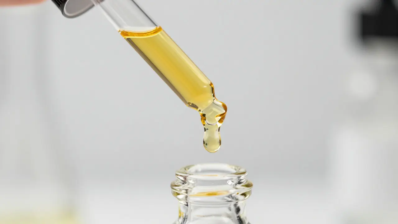 Jak používat H4CBD distillát: Úplný průvodce pro začátečníky i pokročilé